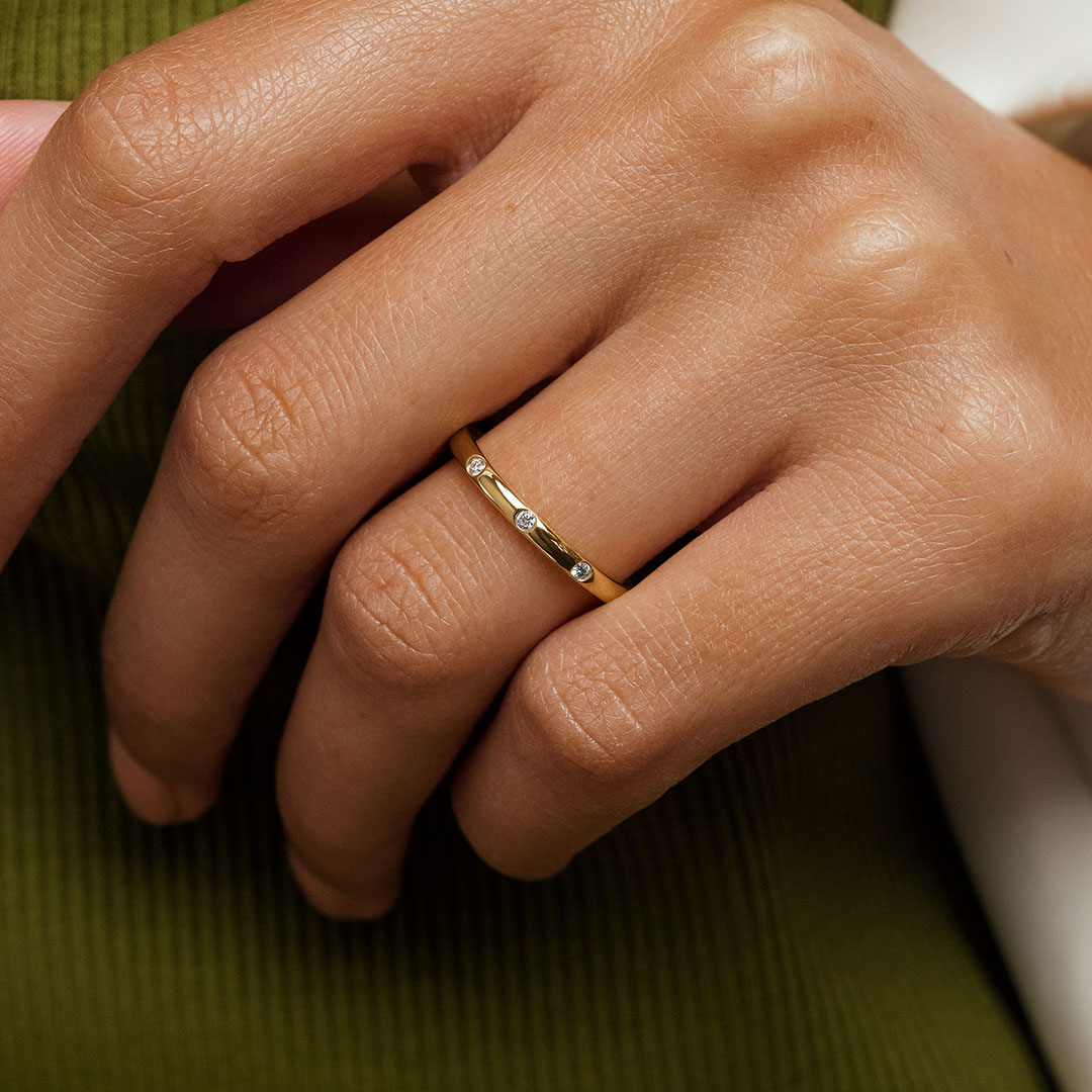 Discrète – Diamond Wedding Band