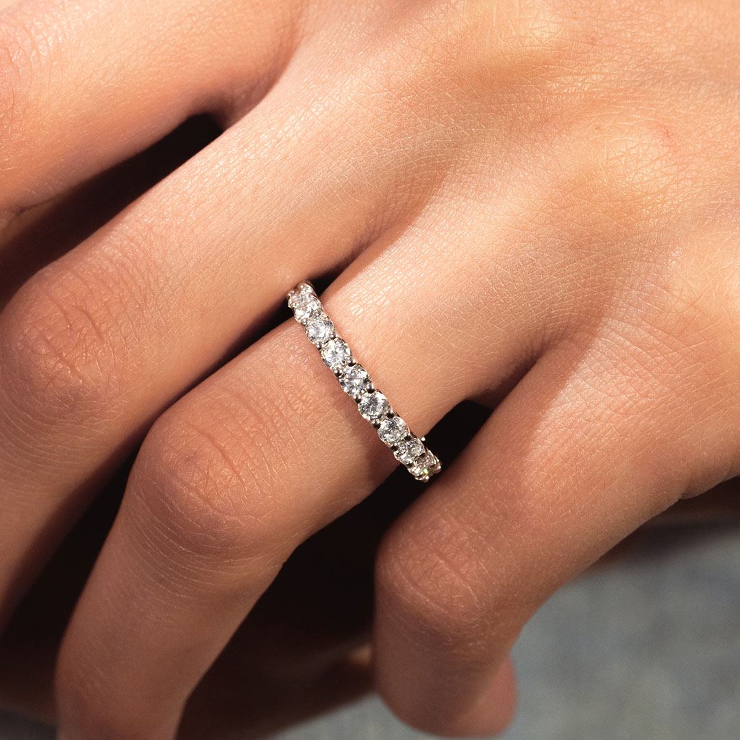 Séduisante – Diamond Wedding Band