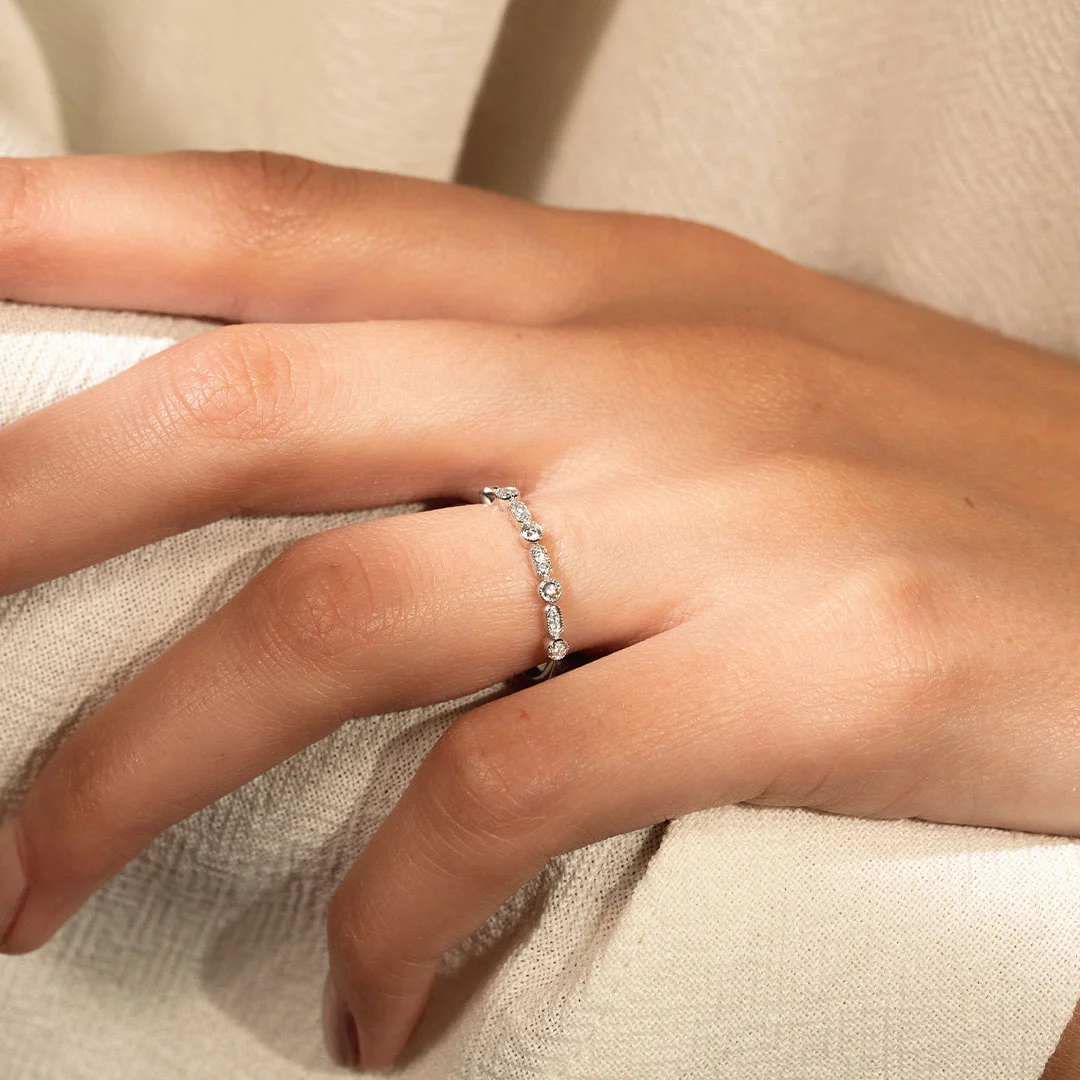Géométrique - Diamond Wedding Band