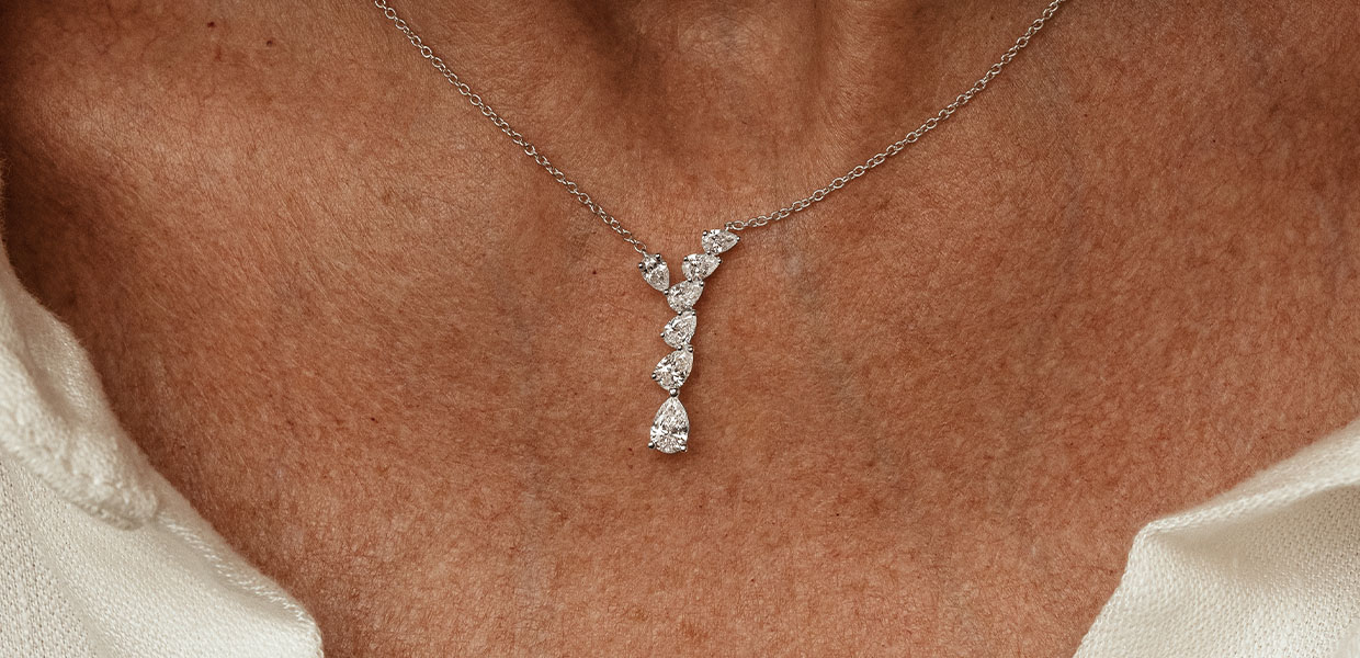 clo_col_aud_poi_086_cla_bla_3_desktop